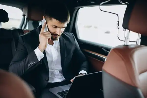 Why Manhattan Businesses Use Charter Buses for Group Transportation