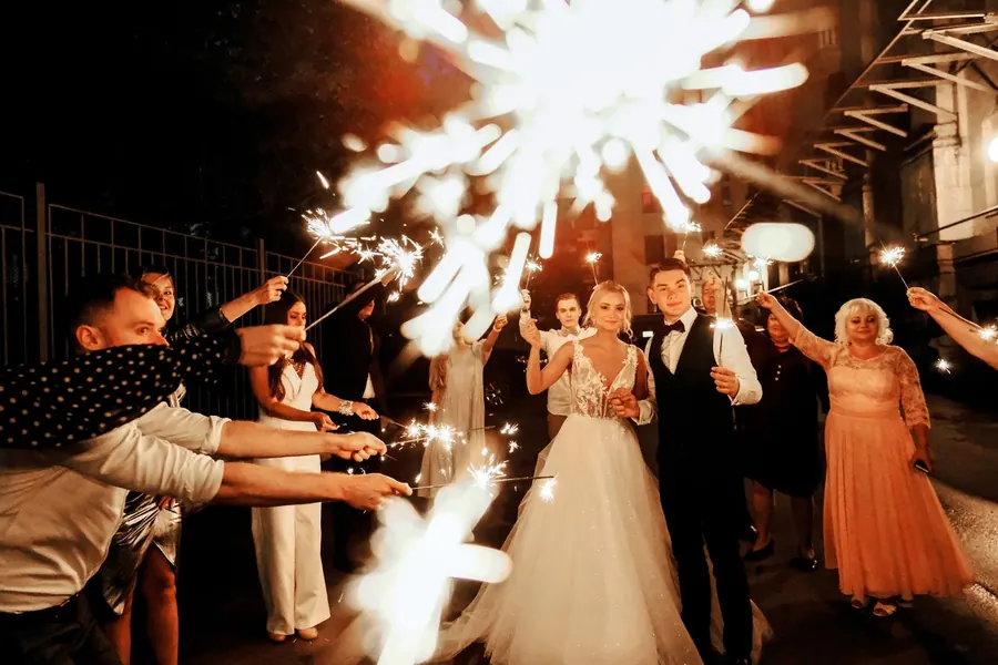 How to Rent a Bus for a Wedding: Guest Shuttles, Timing and Costs